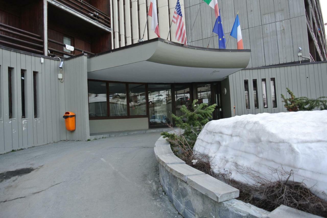 Complesso I DADI - Residence Cielo Alto Breuil-Cervinia Exterior foto